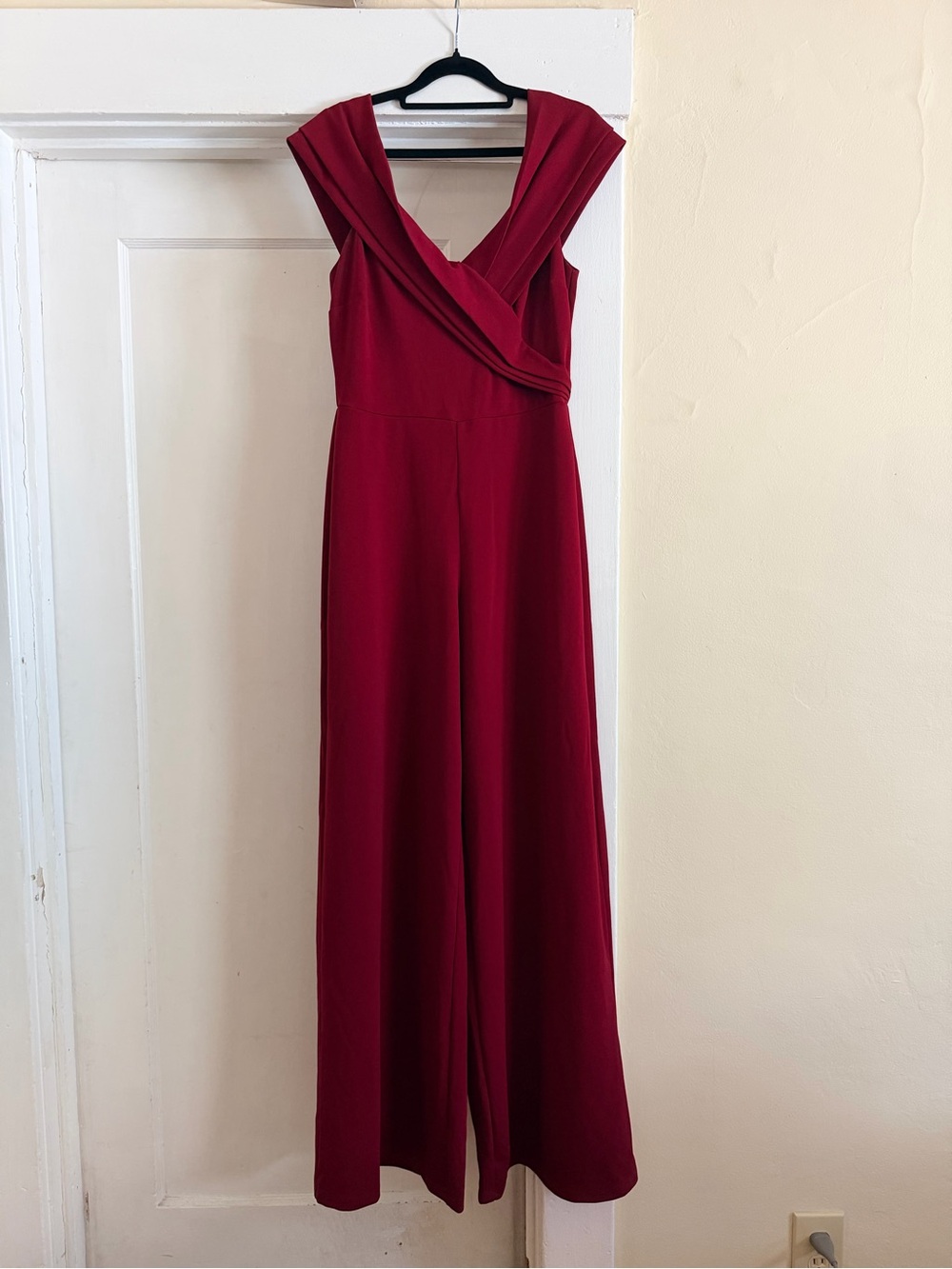 Lulu’s Burgundy Off Shoulder Wide Leg Jumpsuit Formal Evening Cocktail M